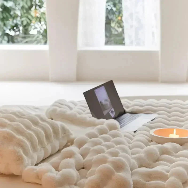 Flauschdecke SnuggleSoft | Wendbar | Ganzjährige Wärme | Fleece – image 3