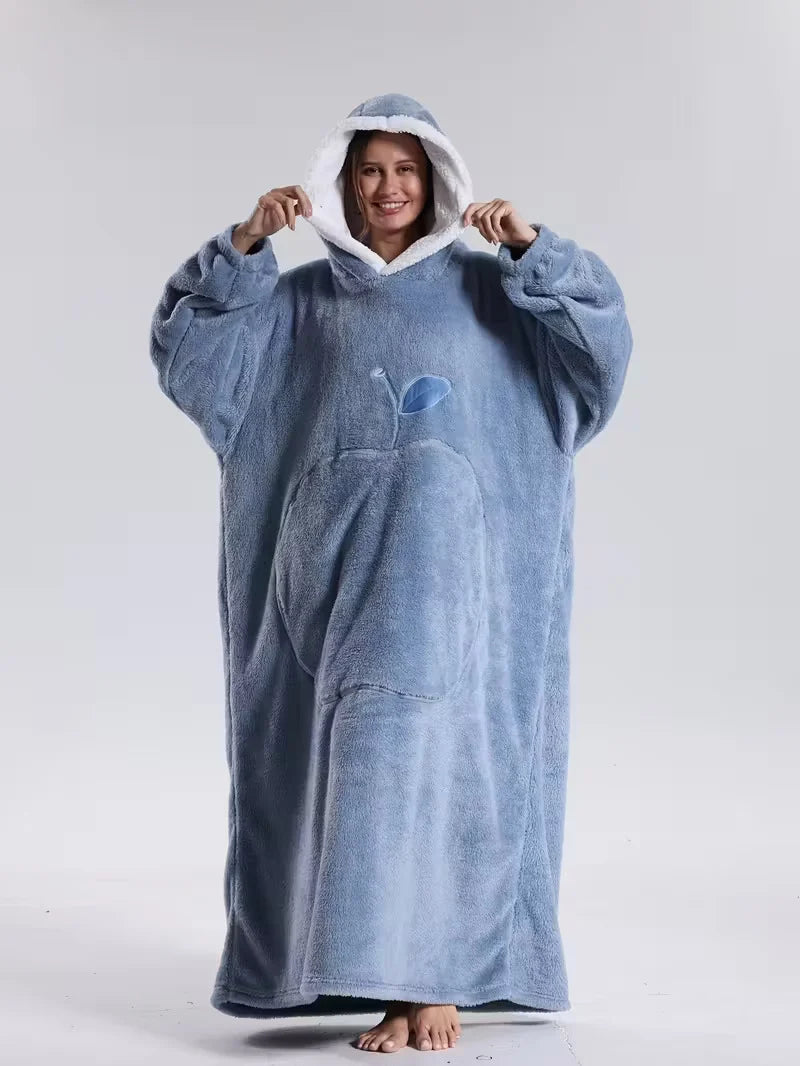 Oversized Hoodie Decke mit Kapuze | WärmeHood – image 3