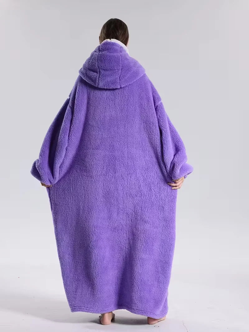 Oversized Hoodie Decke mit Kapuze | WärmeHood – image 8